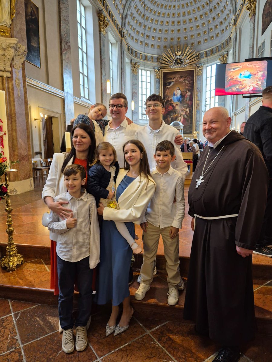tony_pip's tweet photo. Duše Sveti ispuni nas sve 🕊️
#Krizma #confirmation https://t.co/Esqqy6YNzN