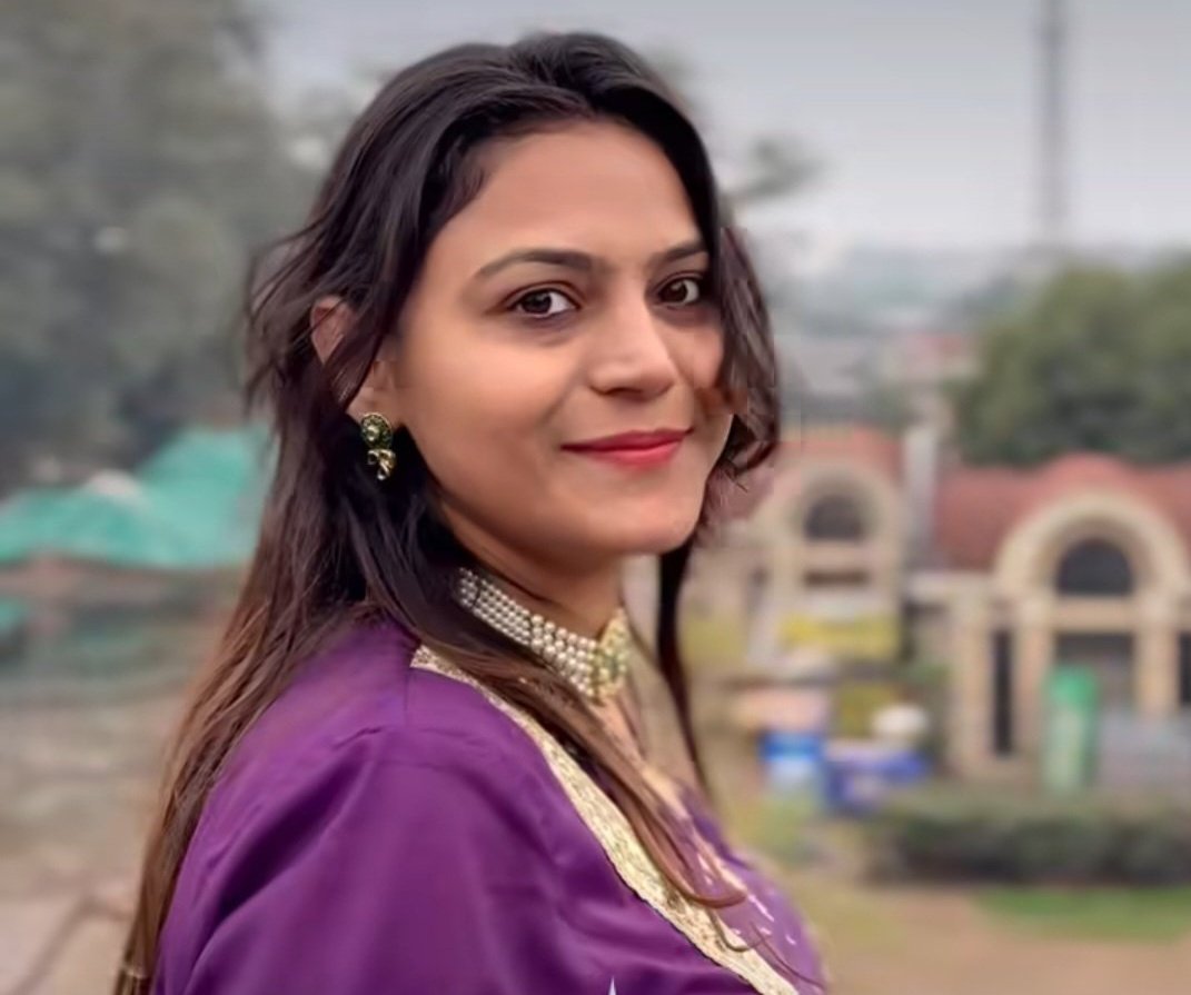 NewsAlgebraIND's tweet image. BIG NEWS 🚨 Jyoti Malhotra's Instagram reel reveals a big secret.

She went to Pahalgam in January, then to Pakistan.

Jyoti Malhotra was in contact with an officer named Danish working in the Pakistan High Commission. 

According to Hisar police, Jyoti was sending confidential…