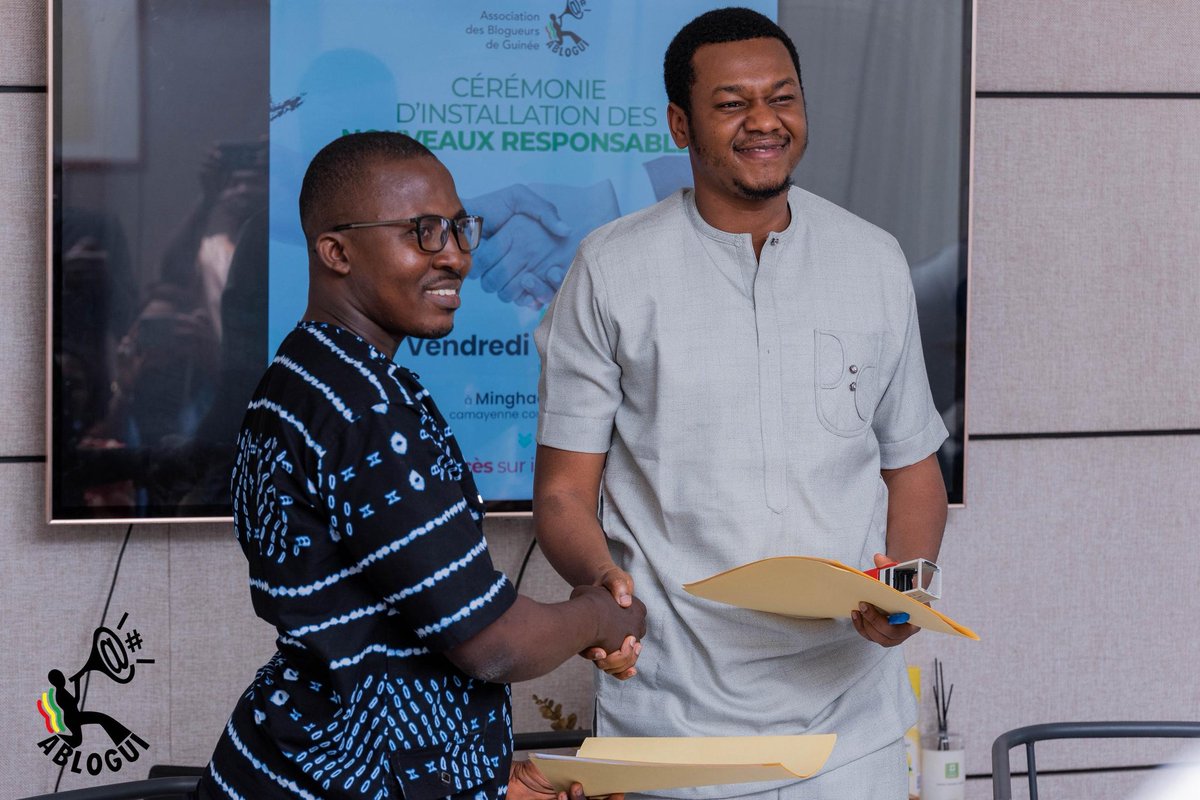 ablogui's tweet image. Cérémonie de passation de service de l’#ABLOGUI, tenue le 16 mai à Conakry.
Discours, signatures de documents, plan stratégique 2025-2029 et témoignages : une nouvelle page s’ouvre pour le numérique citoyen en Guinée !
Plus d&apos;images ici 👇🏿 facebook.com/share/p/19rhZF…
#kibaro