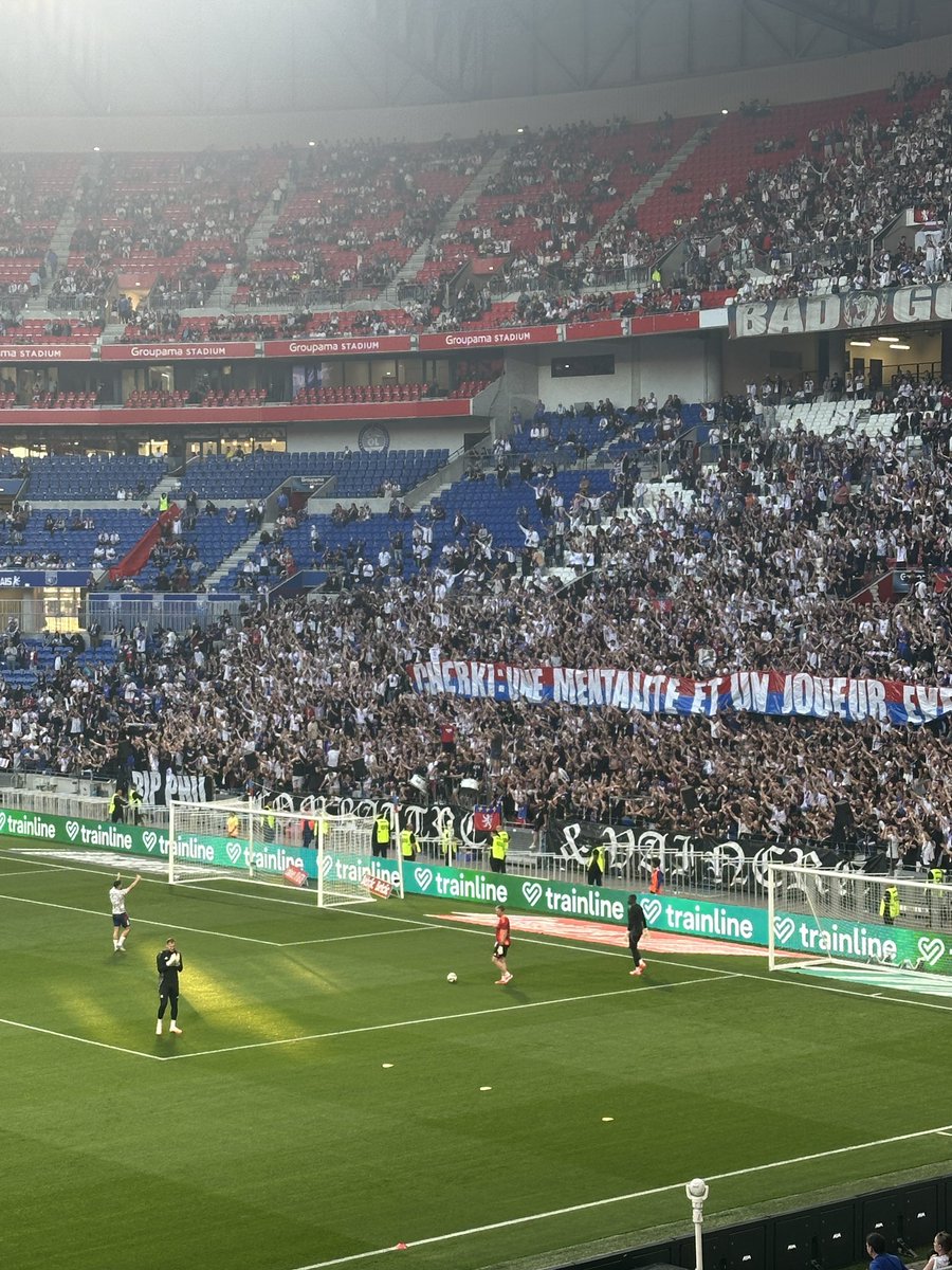 Cherki devant le KVN, que c’est beau 👏🏼  #OLSCO