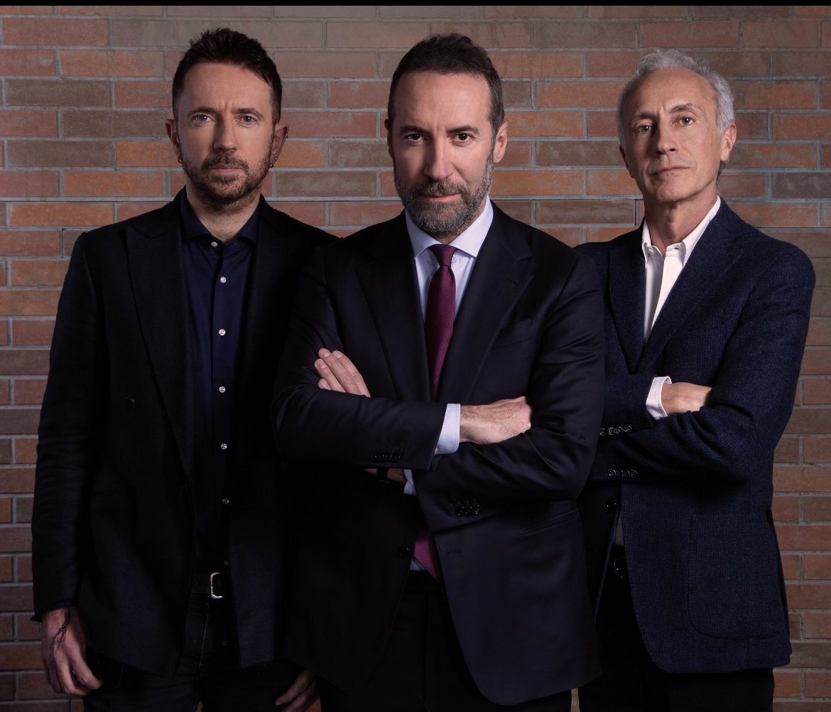 DiscoveryItalia's tweet photo. Stasera sul @nove torna l’attualità con #AccordieDisaccordi: ospiti di @lucasommi72 in studio #PaoloMieli, #MarioGiordano e #MassimoFini. Con la partecipazione di #MarcoTravaglio e #AndreaScanzi. Stasera 21:30 📺 #Nove @TvLoftOfficial @aedtalkshow https://t.co/7QR2bVEFj8