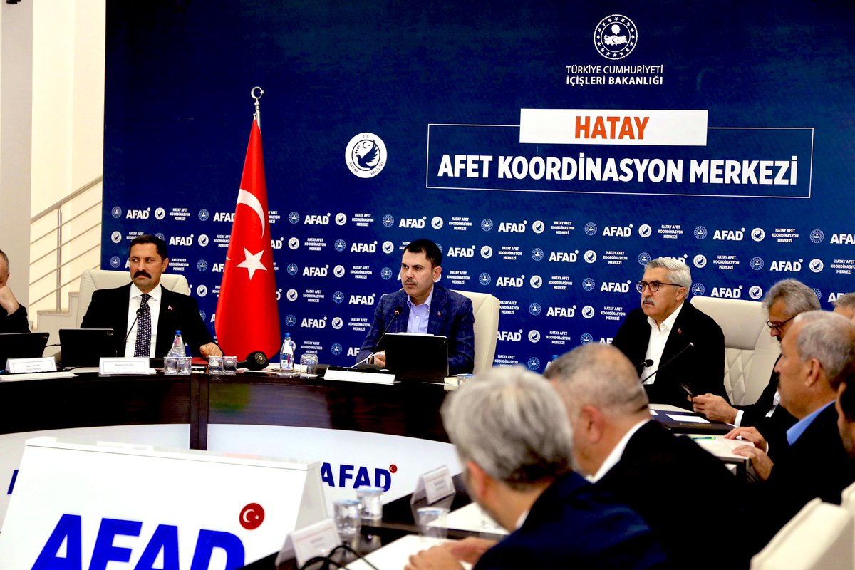 HuseyinYayman's tweet photo. 📍Hatay🇹🇷

Çevre, Şehircilik ve İklim Değişikliği Bakanımız Sayın @murat_kurum Beyin başkanlığında AFAD Merkezinde düzenlenen değerlendirme toplantısında bir araya geldik.

Hatay’ımızda devam eden çalışmalar ve hemşerilerimizin ihtiyaçlar konusunda önemli istişarelerde bulunduk.

Söz konusu Hatay ise gerisi teferruattır
Anlayışıyla Hatay’ımızı ayağa kaldırmak için seferberlik duygusuyla çalışmaya devam ediyoruz 

#Hatay 🇹🇷