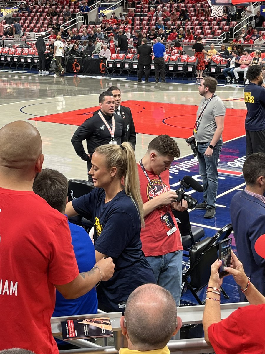 bethgarrison72's tweet photo. #fevergamenight https://t.co/nRgWGwJ1SK