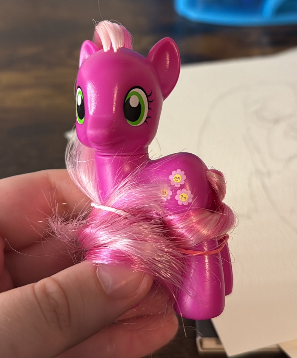 honestethics's tweet photo. https://t.co/jnA9DHNz8L look  what  came  in  the  mail   today... she's  precious 🥹 my  first   brushable  pony  i've  had  in  a  real  long  time https://t.co/gniPKqtVIo