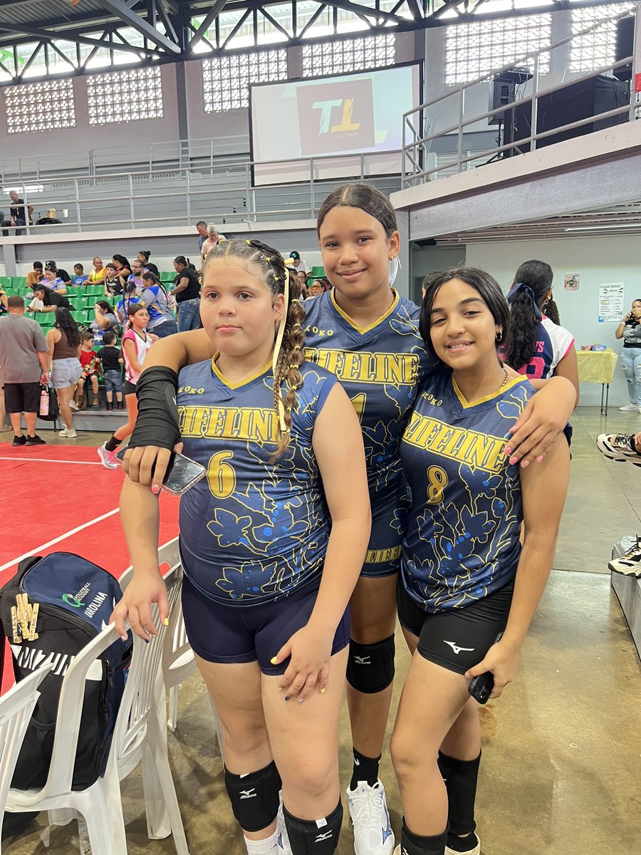 Apoyamos el talento juvenil en #Salinas y celebramos a Nelson “Ricky” Malavé Torres por su legado deportivo. ¡Gracias por inspirar y poner en alto nuestro pueblo! #CopaLifeLine2025 #Deporte #volleyball #Distrito30