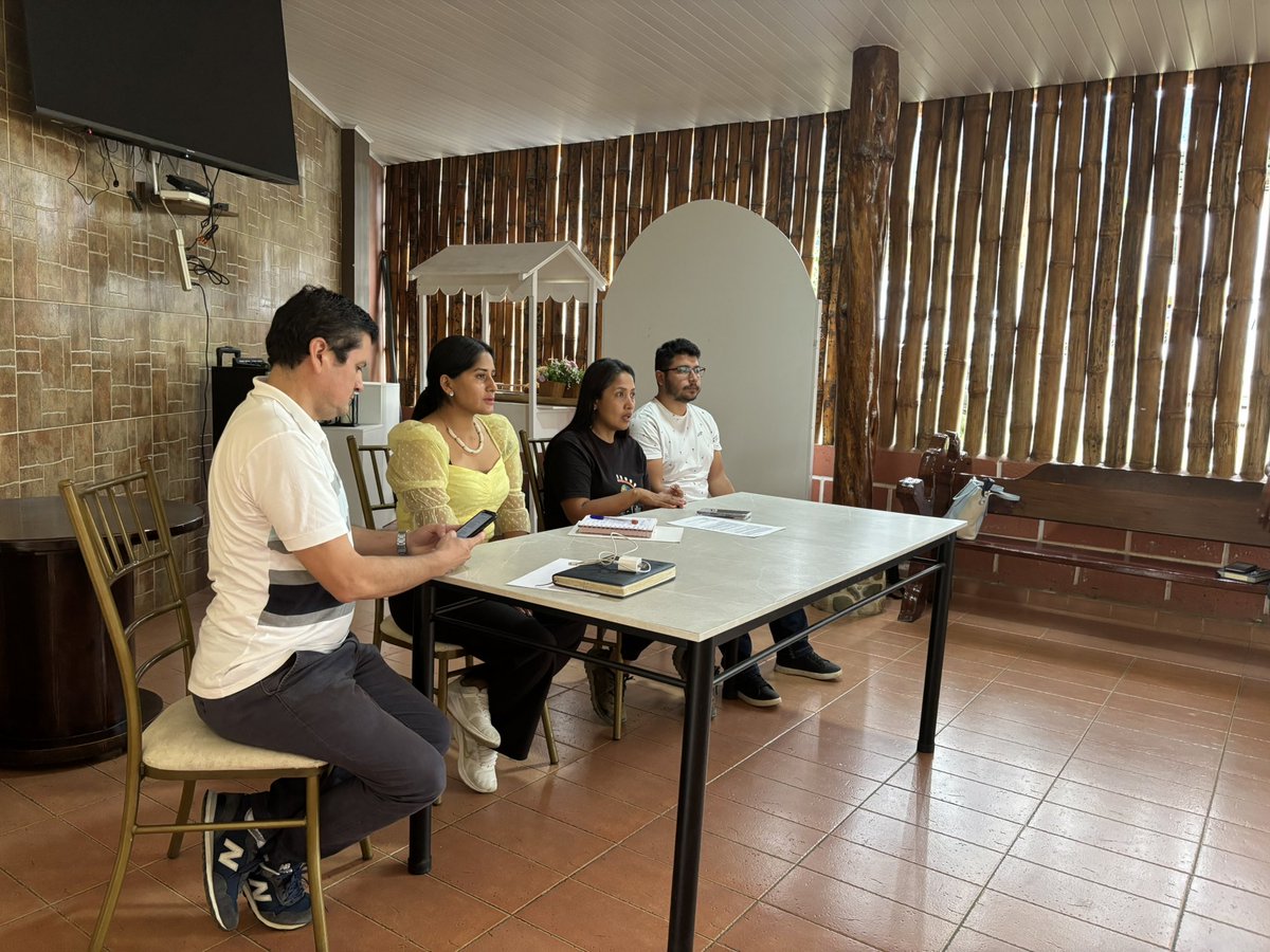 Marytoctos's tweet photo. 2AÑOS CABILDO MUNICIPAL 
2 años de trabajo, sacrificio y perseverancia demostrando mi capacidad de Trabajo. Que la juventud en la política pública si es posible 
#maricelatoctoconcejal
#administracion2023-2027
#Yantzaza-Ecuador https://t.co/qGFfOo4IT4