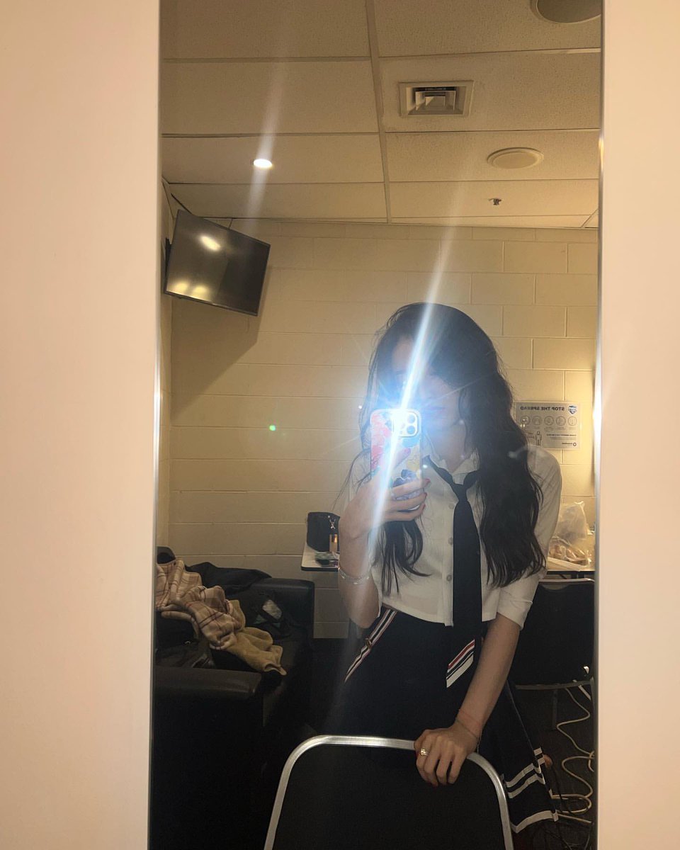 marshagouw's tweet photo. marshagouw shared her story.

What can I say other than thanks a lot @Foukucoffee for prioritizing the best service to my fangirl life. This is so amazing. 🫶✨️ https://t.co/DjlpilHp7L