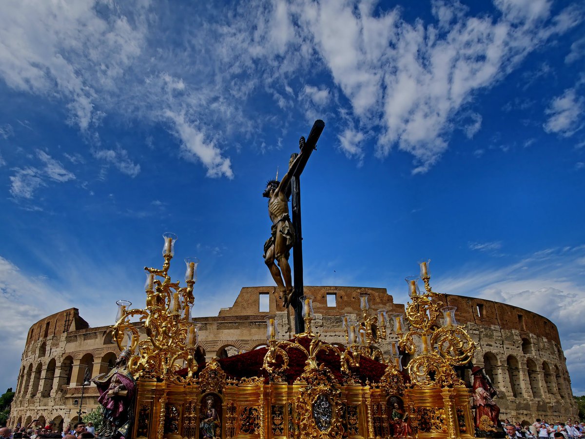 Y EXPIRÓ EN ROMA.

<a href="/AlcazarOtero/">Rafael Alcázar Otero</a> 

#ProcesiónRoma25