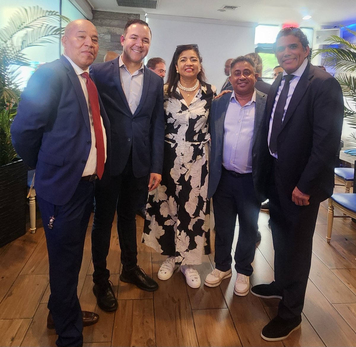 Vice-Sec #PLDNY,  los CC Pablo López, Sobeira Durán y Nelson Collado, Junto a  Johnny Pujols, Sec General y  Mayobanex Escoto, Sec de Organización  durante su visita a NY. ¡Seguimos fortaleciendo la estructura partidaria! #UnidadYCompromiso <a href="/mayoescoto/">Mayobanex Escoto</a> <a href="/PLDenlinea/">PLD</a> <a href="/JohnnyPujols/">Johnny Pujols</a>