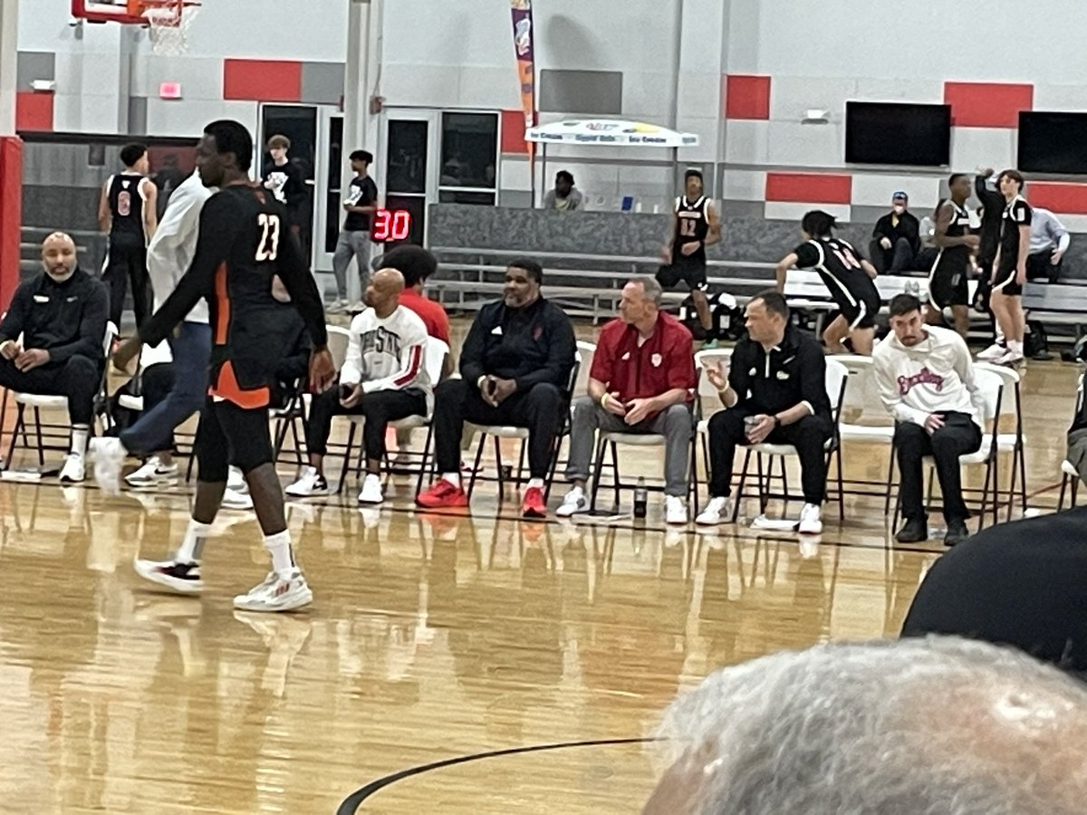 📍Council Bluffs, Iowa — Day two of <a href="/3SSBCircuit/">3Stripes Select Basketball</a> underway. Indiana’s Darian DeVries, Drew Adams and Kenny Johnson here recruiting. #iubb