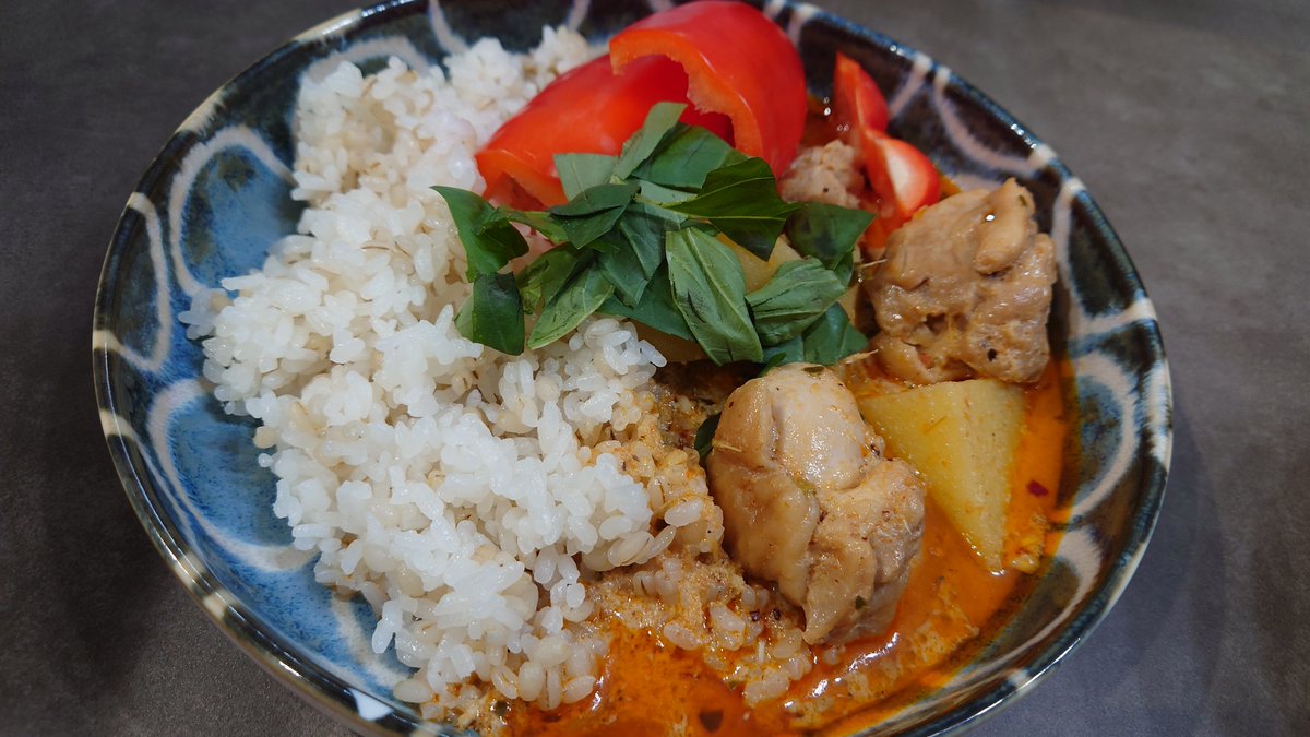 lblg_otd's tweet photo. 定期的にカレー作りたい欲が爆発するので、今回はマッサマンカレー！
初めて作ったけどめちゃ美味しかった！！世界一美味しい料理になっただけのことはありますな…！ https://t.co/0XDxaBOMTB