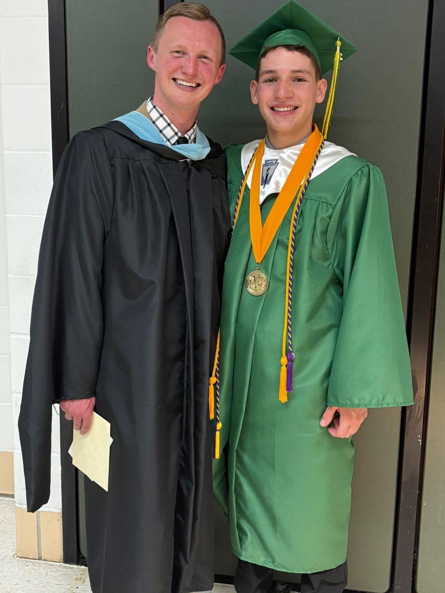 NevillsMr's tweet photo. Congrats to the Class of 2025! A class that will leave big shoes to fill. https://t.co/Jcw7zXB9b2