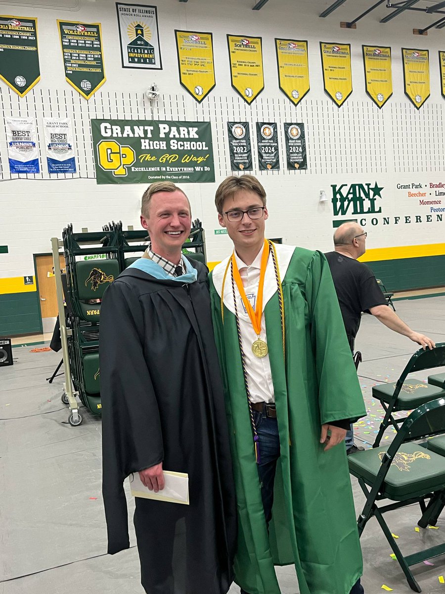 NevillsMr's tweet photo. Congrats to the Class of 2025! A class that will leave big shoes to fill. https://t.co/Jcw7zXB9b2