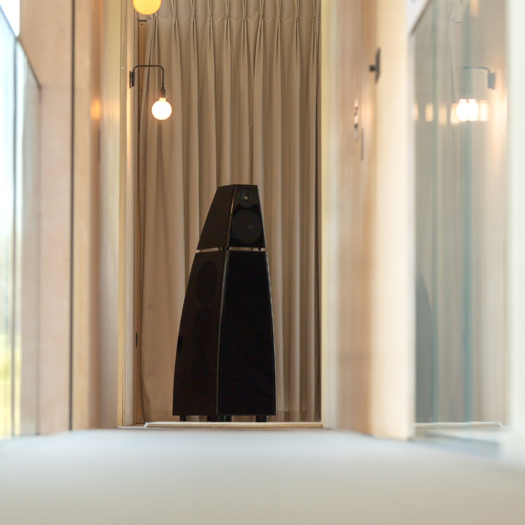 For over 40 years, psychoacoustics has shaped how we craft sound - placing you, the listener, at the heart of every performance.

Our understanding of how the brain hears informs every detail of Meridian system design.

#BritishAudioTechnology #music #design