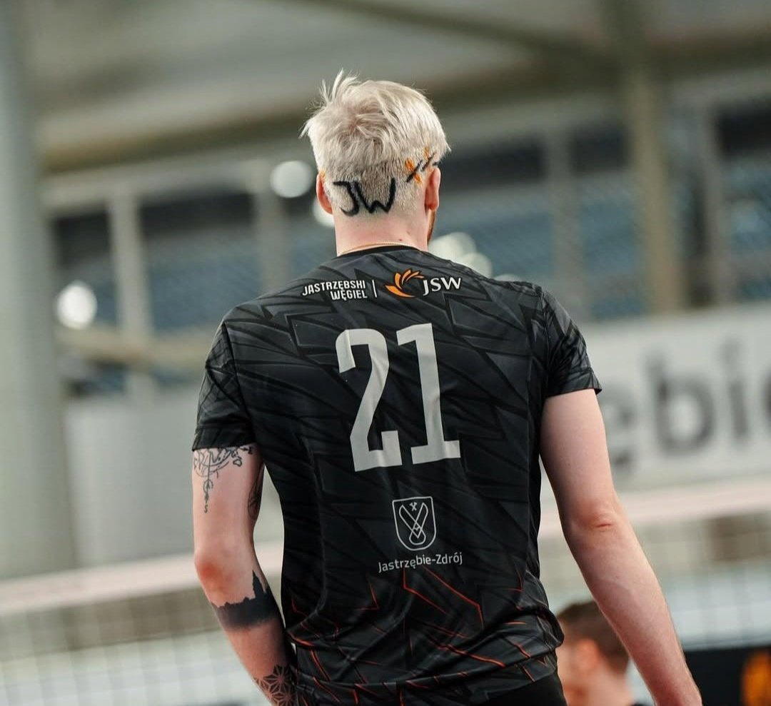 Blyszczyk__'s tweet photo. to od Jebać Węgiel?? #CLVolleyM #JASZAW https://t.co/tjZWCFi8D7