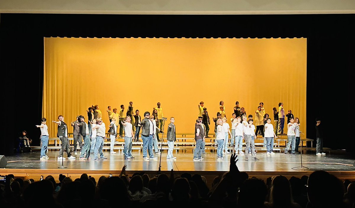 CTChorale's tweet image. Ranger Revue was unforgettable last night! Thank you to those that came out to support our singers and cheered us on! See you all at banquet tonight! 💜💛