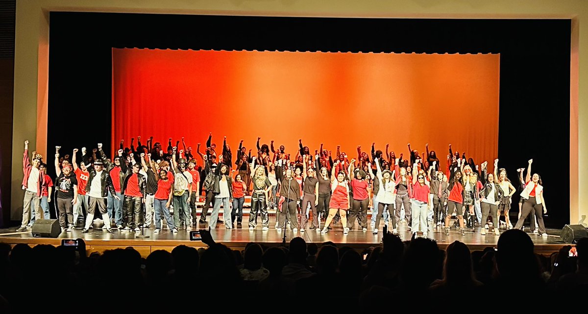 CTChorale's tweet image. Ranger Revue was unforgettable last night! Thank you to those that came out to support our singers and cheered us on! See you all at banquet tonight! 💜💛