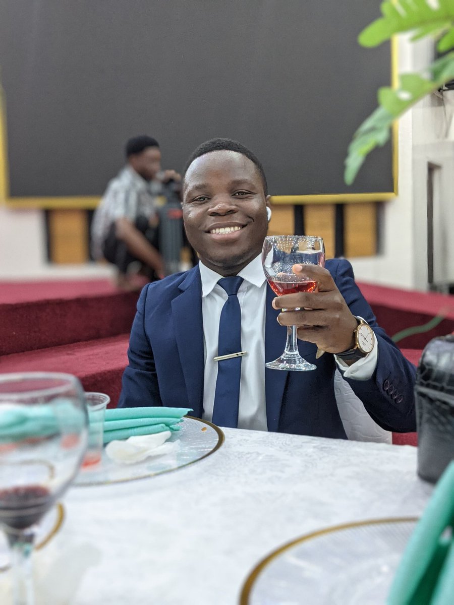 Pascal_M41's tweet image. I had the rare privilege of attending the MasterCard Scholars Vice Chancellor&apos;s Reception Dinner. 
It was fulfilling to witness MOHAMMED GENG, one of our outstanding ISA student from Gambia, being recognized as the overall best MasterCard Scholar with an impressive CWA of 88.09.