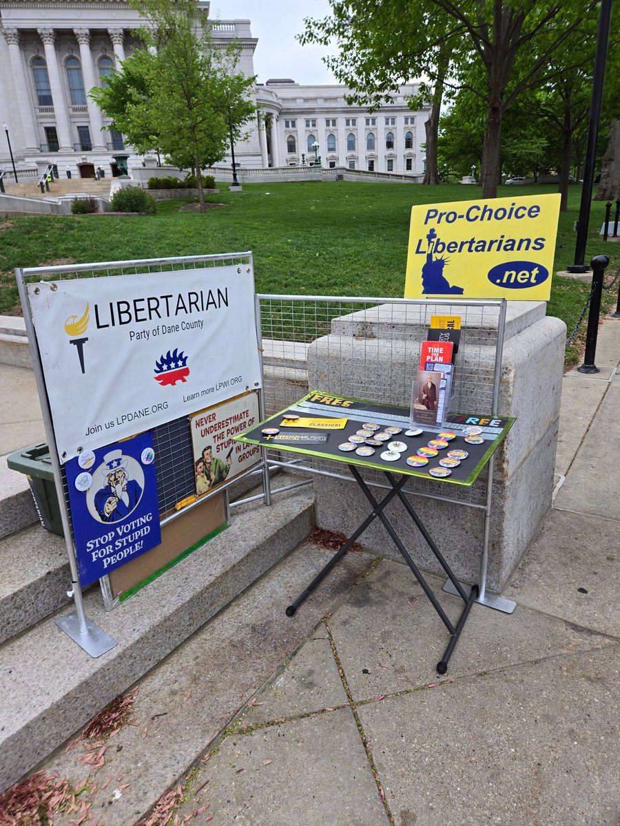 lp_dane's tweet image. The wind can't stop us! With our innovative wind resistant tabling technology we can spread the the message of Liberty without our literature blowing away!
Come see us on the Capitol steps at the top of State St and dress warm!