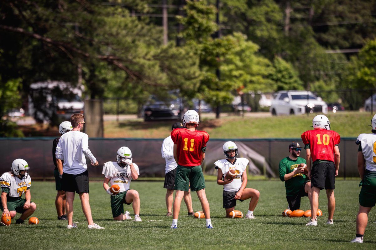 Excited to be back to it! Can’t wait until Week 1 👀