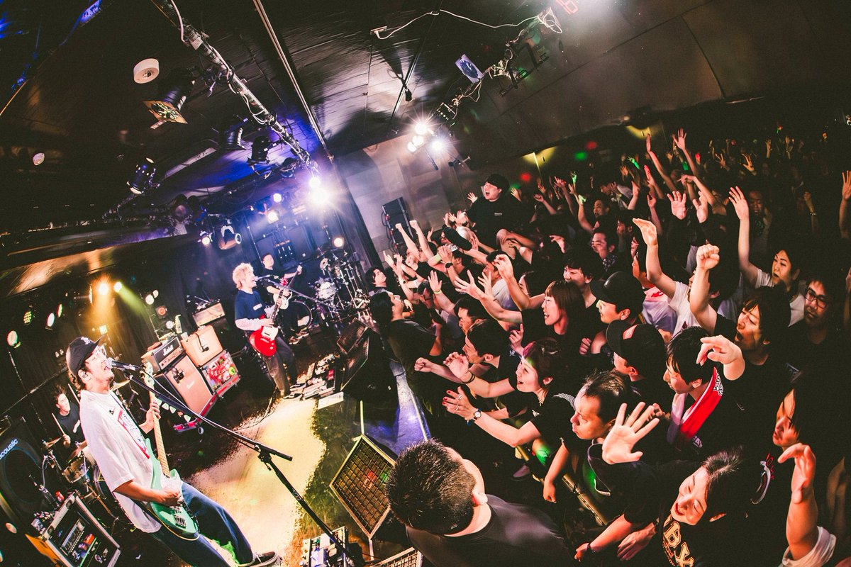 dbx_official's tweet photo. 2025.5.17(日)
LAGWAGON 
"LET'S TALK ABOUT JAPAN 2025"
@吉祥寺 CLUB SEATA

ありがとうございました！

photo by @naoto_iwabuchi_

#LAGWAGON
#dustbox
#ICEGRILL$ https://t.co/IQyEixI1gZ