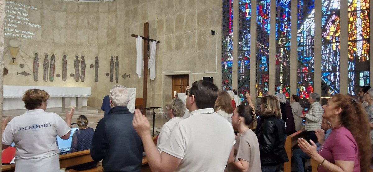 RadioMariaFr1's tweet photo. Retour sur la soirée de louange au Sanctuaire Notre-Dame de la Consolation – Hyères ✨
Quelle grâce !
Merci Seigneur pour cette magnifique soirée remplie de chants 🎶, de prières 🙏 et de paix 🕊️.
Les cœurs étaient en fête et tournés vers Lui !
#RadioMaria #MariaDon #Louange https://t.co/lmsJqnFk5D