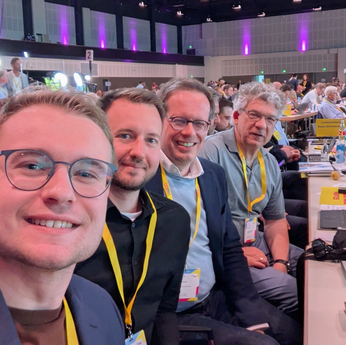 FDPMannheim's tweet photo. Auch am zweiten Tag des #FDP-#bpt25 komplett an Bord: Das Delegierten-Quartett aus der zweitschönsten Stadt der Republik: aus #mannheim 😍! Luca Faigle, Michael Fürst, @KonradStockmei1 und Wolfgang Naumer. #monnem #uffbasse https://t.co/GDGmR7WaHi