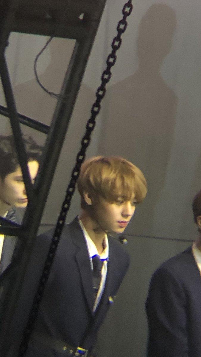 181021 박지훈
얼굴ㅈㅉ고트고트고트 이머리에 단정한정장입고 뷰티풀 왈츠안무춘다? 이건못참지