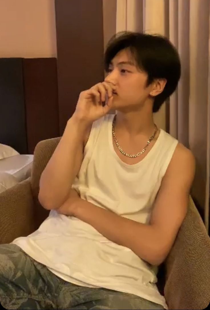 _zyraathena's tweet photo. Stress na sya sa game na nilalaro namin (Unsolved Case Files) HAHAHAHAHAHAHAHAHAH kaya pa ba hon? https://t.co/u19xNluMqk