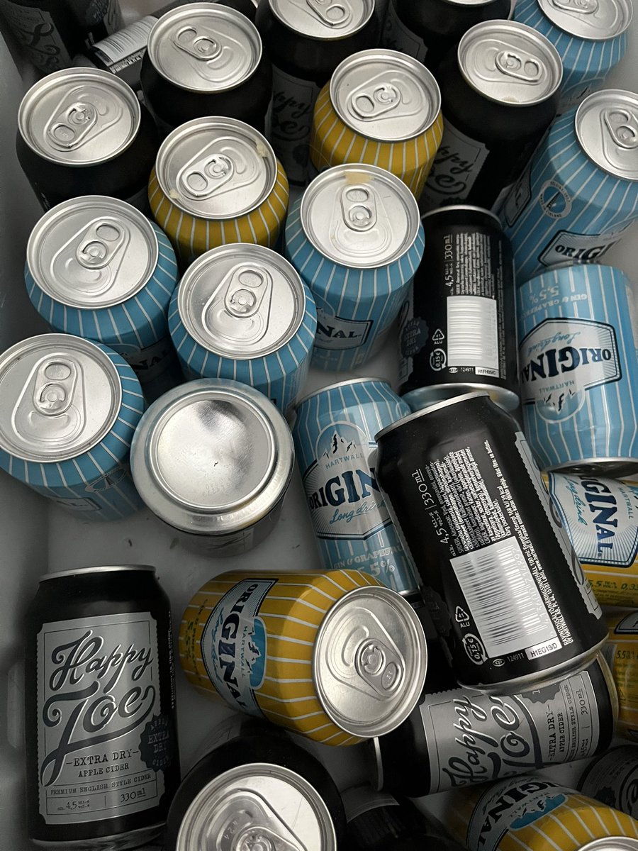 Annetaan pois Disneyn satulinna Lego-rakennussetti. Testattu ja kaikki osat löytyvät😌