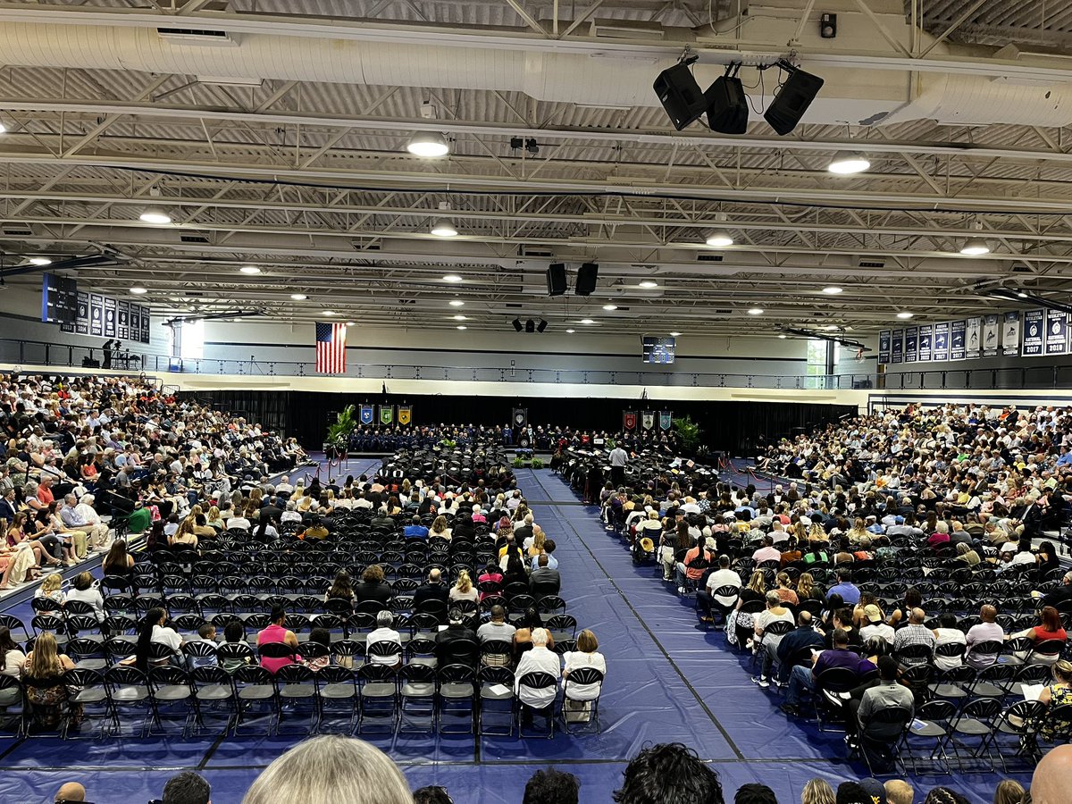 So proud of our TEN seniors who graduate this morning. Grateful that the <a href="/NCAA/">NCAA</a> allows hosting institutions to push back regional championship games so these women can walk this morning. #outlove