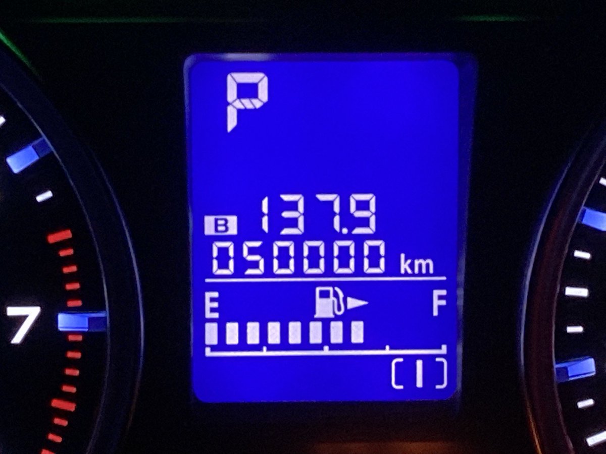 metikos's tweet photo. 先程、無事帰宅しました。
空港から車🚙で帰って来たのですが、自宅🏠1km手前でちょうど走行距離50,000kmとなったので記念に… https://t.co/KPixP0qBOR