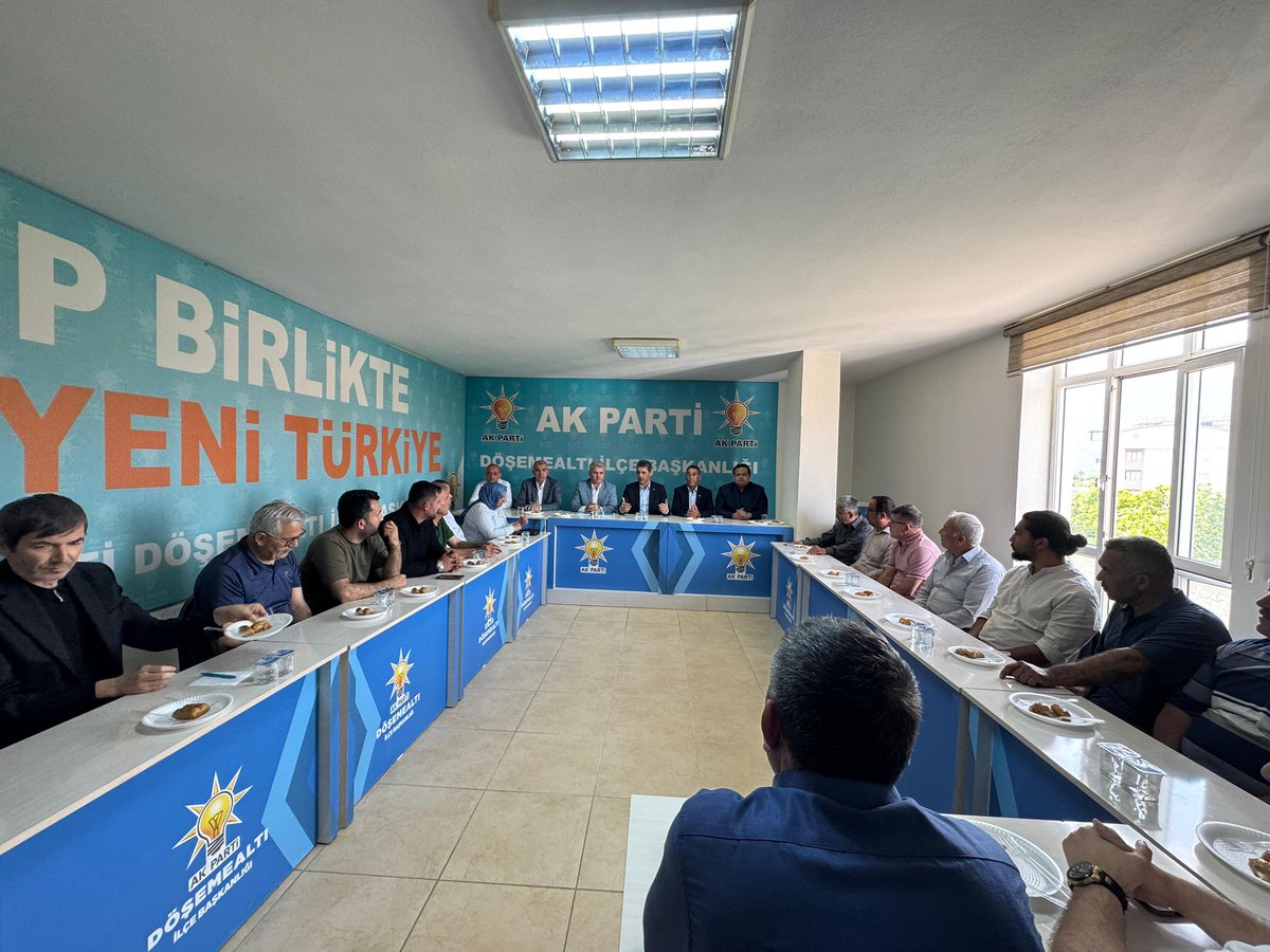 alicetin_07's tweet photo. 📍Döşemealtı
Genel Merkez Antalya Teşkilat Koordinatörümüz, Balıkesir Milletvekilimiz Sn. Mustafa Canbey (@MustafaCanbey ) ile İlçe Teşkilatımızı ziyaret ederek teşkilat mensuplarımızla bir araya geldik, istişarelerimizi gerçekleştirdik. https://t.co/t1y7dsFXOs