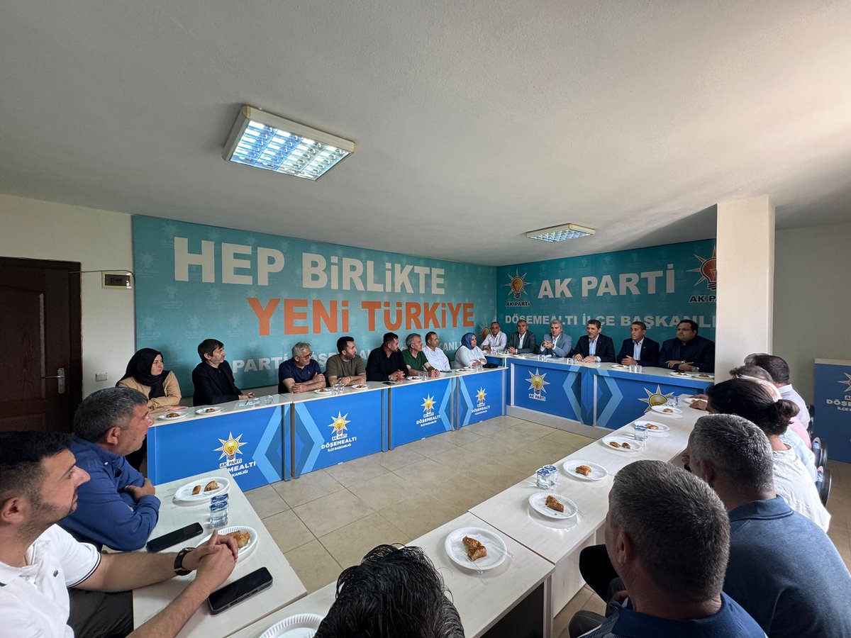 alicetin_07's tweet photo. 📍Döşemealtı
Genel Merkez Antalya Teşkilat Koordinatörümüz, Balıkesir Milletvekilimiz Sn. Mustafa Canbey (@MustafaCanbey ) ile İlçe Teşkilatımızı ziyaret ederek teşkilat mensuplarımızla bir araya geldik, istişarelerimizi gerçekleştirdik. https://t.co/t1y7dsFXOs
