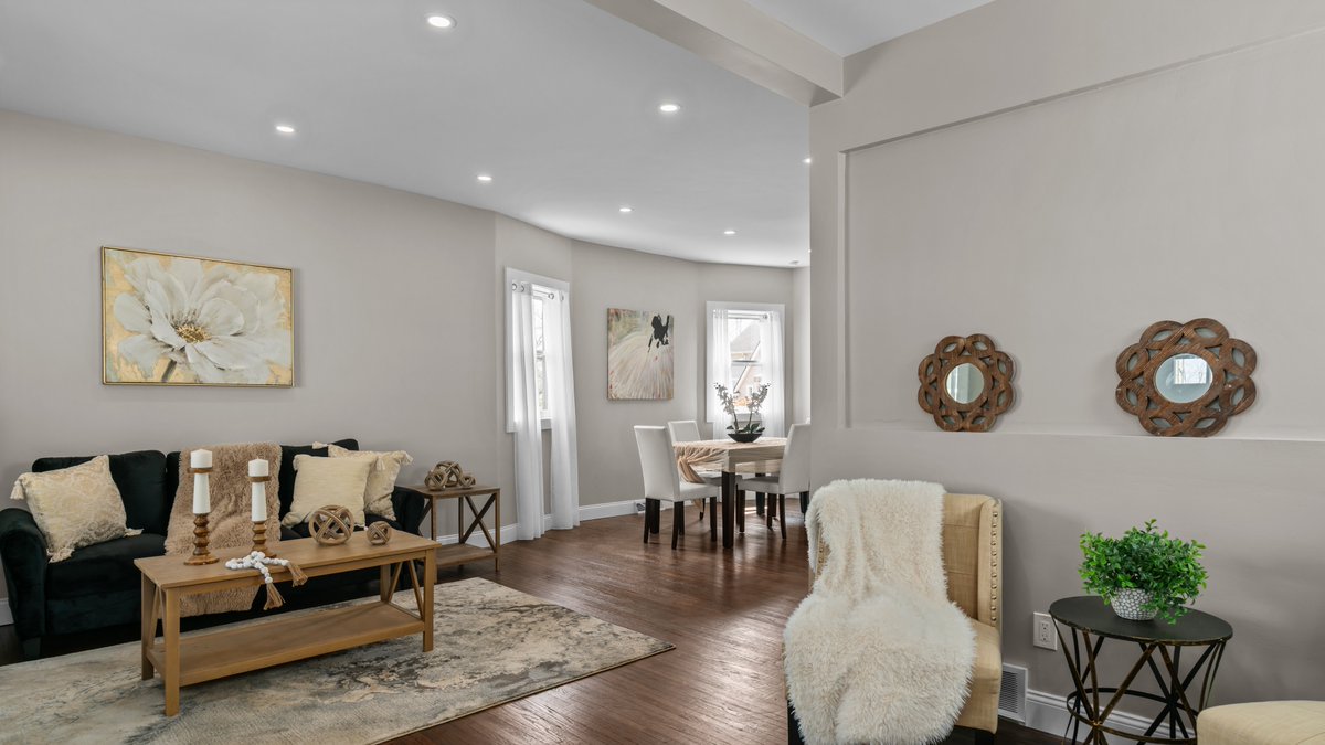 TheGiambraTeam's tweet photo. 🏡 Don’t miss our Open House on May 17 (1–3PM) at this beautifully renovated Cape Cod in Buffalo’s Riverside!

Modern updates meet historic charm—just steps from the Niagara River. Come see your next dream home!

🔗 https://t.co/0n9sn3QzPC https://t.co/MaukVHdYMY