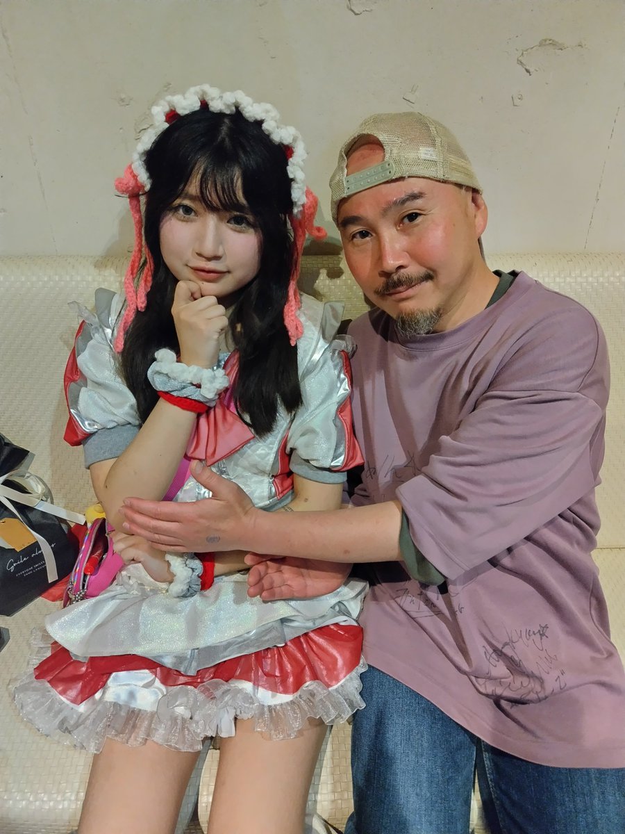 maru_hiroaki's tweet photo. #ZEROPROJECT #Z2A4 #ライブ
in #池袋SoundPeace
#鈴蘭なび さん
ほんとにお人形さんみたいで可愛いかったわぁ
爆レス♥爆レス♥
最前で見れてほんとに良かった
いつもチラシにメッセージ書いてくれてありがとう
他担さんからブロマイドもらってしまった嬉しい
#チェキツイ
@im_navillera @Eleminus_A4 https://t.co/bAdps77u1N