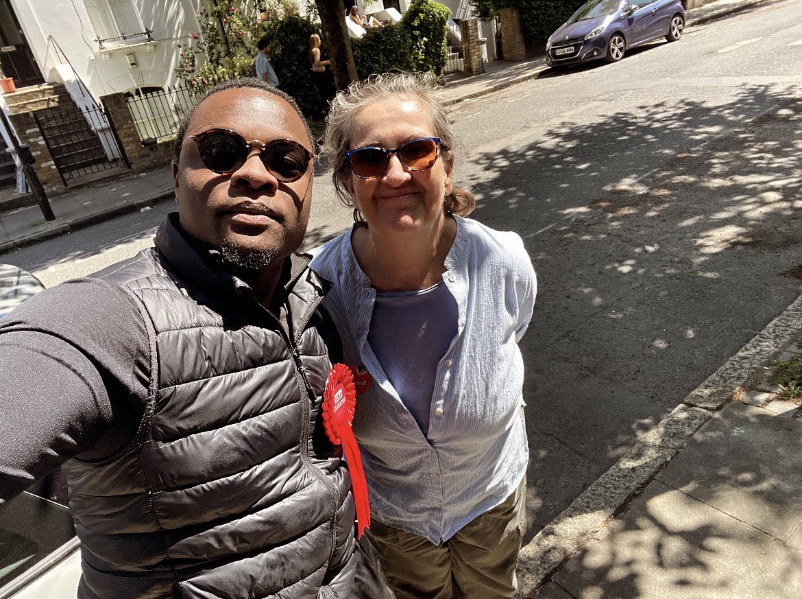 EmmanuelAk_'s tweet image. Wonderful day to be out on the doorstep in @LabourDalston Ward today, alongside @HackneyLabour colleagues. Some good casework and conversations addressing local issues expressed by Ward members.🌹 #Hackney