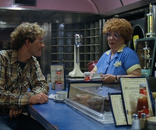 Is the waitress from A Goofy Movie supposed to be a homage to Sandy from Friday the 13th??? 🤔 
#AGoofyMovie #Fridaythe13th