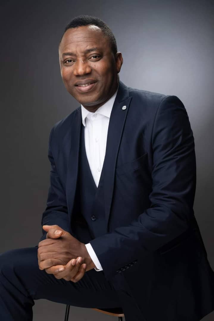 β°ππ°π. πͺπβ΄πππππΎ (@oyokunyiokon) on Twitter photo <a href="/YeleSowore/">Omoyele Sowore</a> THE MOST CONSISTENT REVOLUTIONARY ON THE PLANET EARTH TODAY.
ββββββββββββ
#RevolutionNow
#ThePeople <a href="/YeleSowore/">Omoyele Sowore</a> THE MOST CONSISTENT REVOLUTIONARY ON THE PLANET EARTH TODAY.
ββββββββββββ
#RevolutionNow
#ThePeople