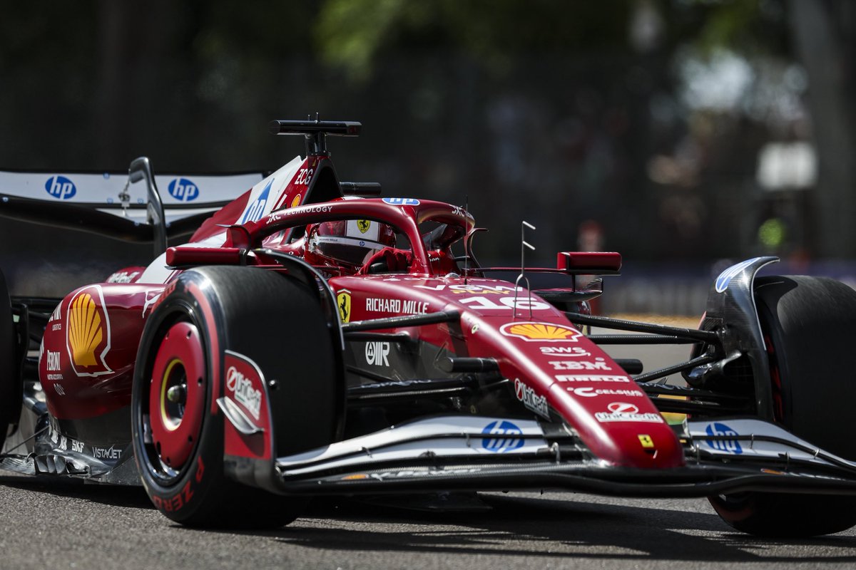 ScuderiaFerrari's tweet photo. 5 minutes remain in Q1 

@Charles_Leclerc - P9
@LewisHamilton - P11 https://t.co/YUq9EVkpph