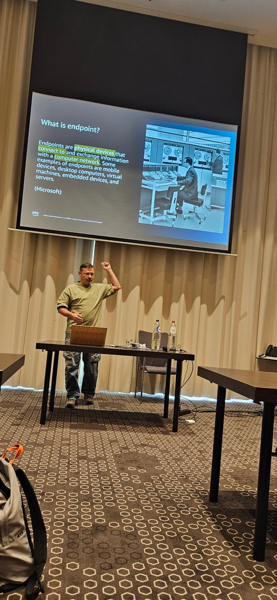 MathysRoger's tweet image. @fdwl starts with computer basics and history #e2emvc