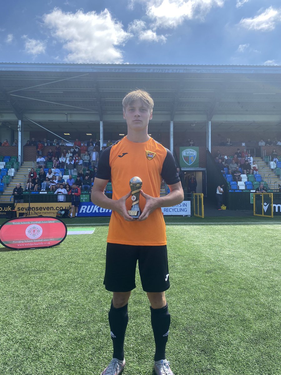 WelshSchoolsFA's tweet photo. INTER ASSOCIATION FINALS | U14 BOYS Final π΄σ §σ ’σ ·σ ¬σ ³σ Ώ
ππ» #GAME 3οΈβ£
Congratulations to @CarmsSFA on winning the U14 Boys Final π
π
Thanks to @NewportFa for an excellent final π
POTM: Rhys Anthony βοΈ
#InterAssociation
#WSFA @WSFA_InterAssoc https://t.co/X55eXxBcRE