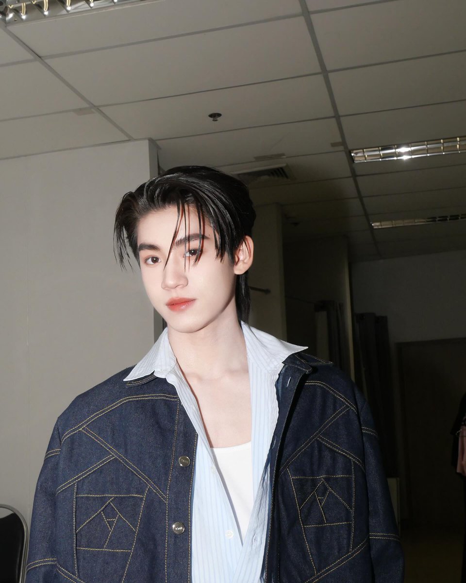 AlmondOfficial_'s tweet photo. 📸[IG Update] makheua_makeup (1)

ขอบคุณพี่ช่างหน้าช่างผม เบื้องหลังความหล่อของน้องแอลม่อนนะคับ 🥰

Makeup @ makheua_makeup @ ladiesbelovely
Hair @ chatchajhak
Style @ iamsarunthorn24

#Almondbabybigboy #ด้อมภภ #PSPW