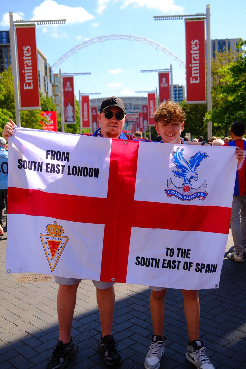 Danny_CPFC's tweet photo. Crystal Palace X Real Murcia ❤️💙 X 🔴⚪️ 🏴󠁧󠁢󠁥󠁮󠁧󠁿🇪🇸 #CPFC #REALMURCIA https://t.co/1vgyQJzoMq