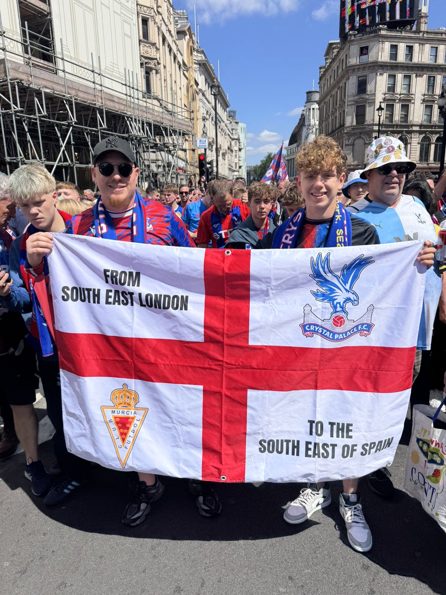 Danny_CPFC's tweet photo. Crystal Palace X Real Murcia ❤️💙 X 🔴⚪️ 🏴󠁧󠁢󠁥󠁮󠁧󠁿🇪🇸 #CPFC #REALMURCIA https://t.co/1vgyQJzoMq