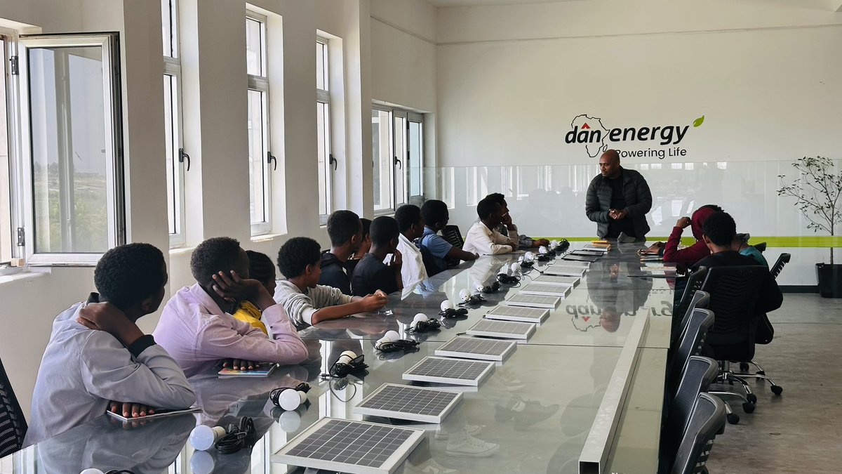 danhailuend's tweet photo. dan ! 

የቅዳሜ ጠዋታችንን አብረን አሳለፍን ። https://t.co/DjxFkfNJNV