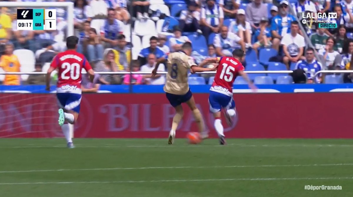 ArchivoVAR's tweet photo. 🖥️💥 El VAR tardó en encender la televisión en el Deportivo de la Coruña - Granada.

👉🏻 Neva agarra por la camiseta a Villares impidiendo un mano a mano de su rival con Diego Mariño.

❌ ES PENALTI Y ROJA DIRECTA.

▪️ Inexplicable el error de Sánchez López y Gorostegui Fernández. https://t.co/PHJkISYCzu