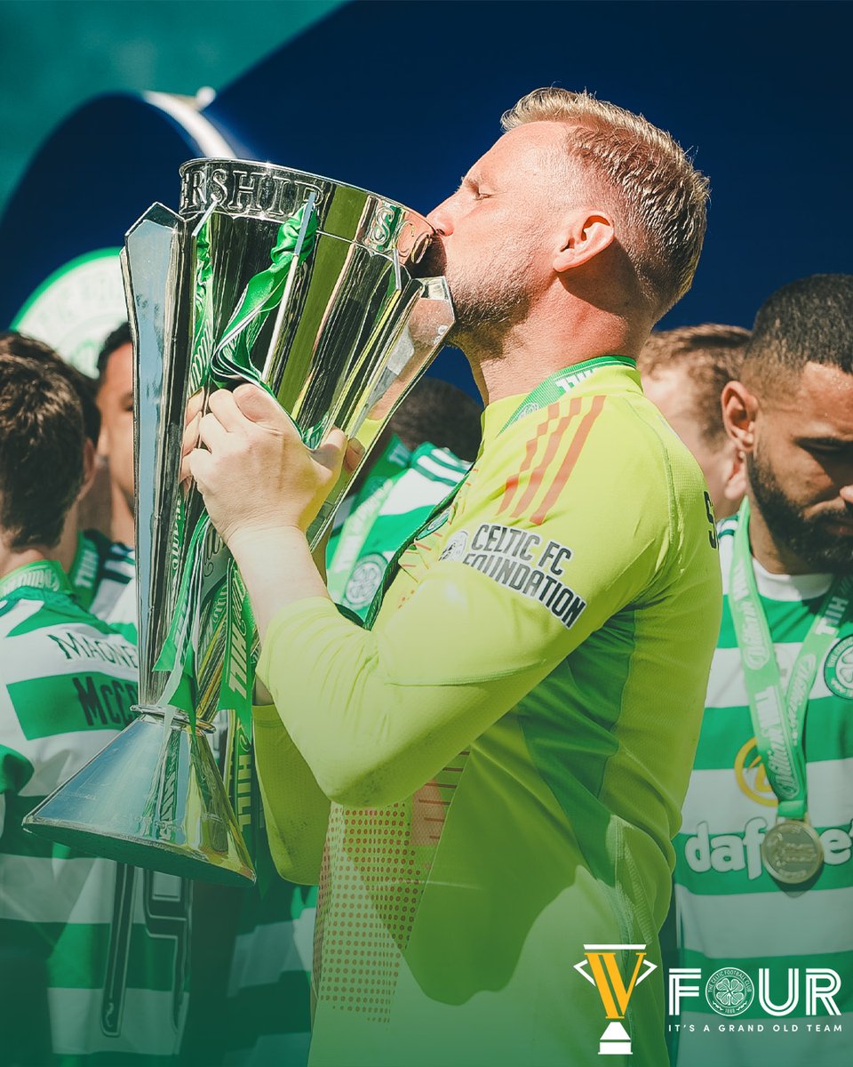 😘🏆

#FOURItsAGrandOldTeam | #CelticFC🍀