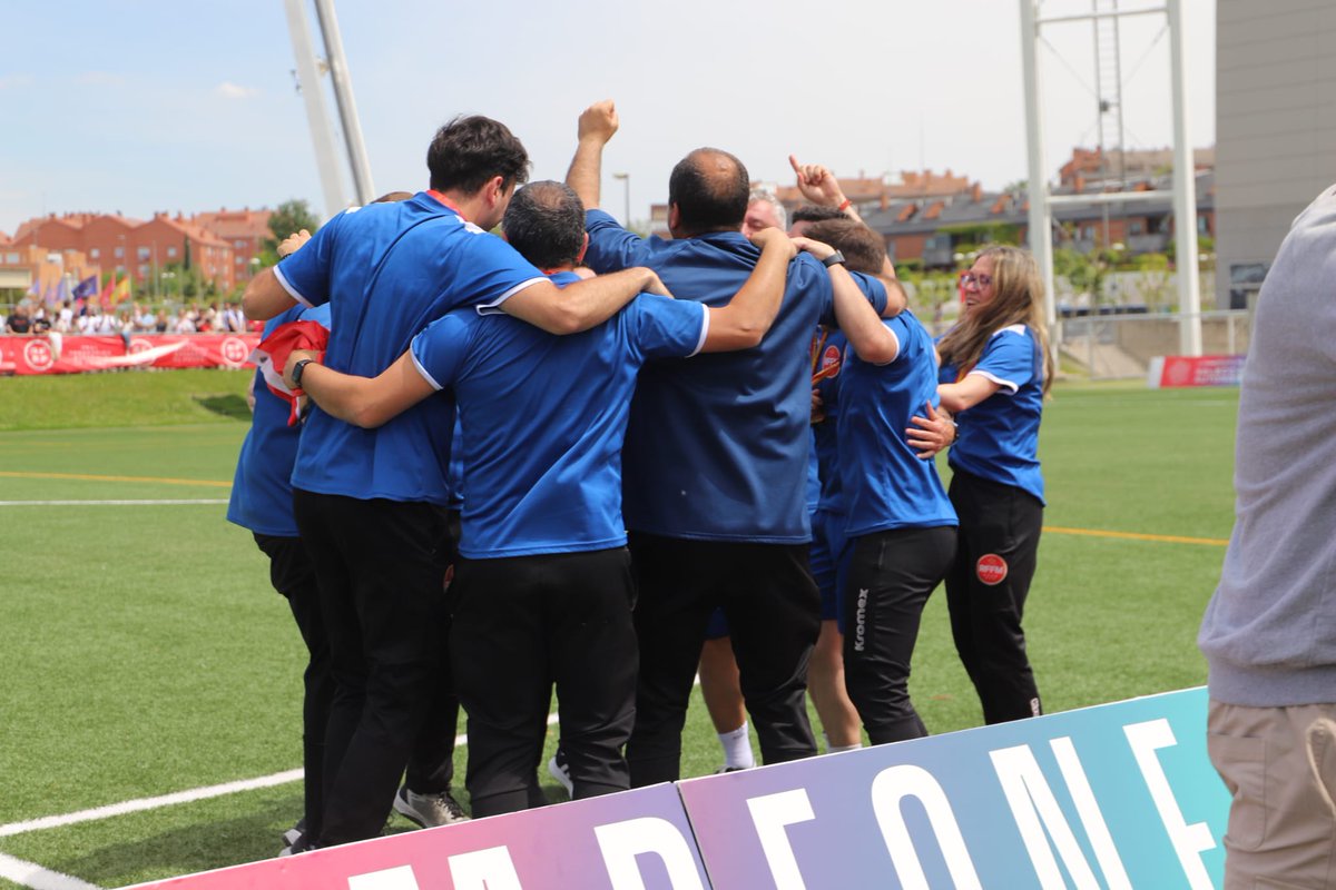 RFFM_oficial's tweet photo. 🏆🥇 ¡SOMOS CAMPEONES DE ESPAÑA SUB-14! 🔝

Nuestra 'Siete Estrellas' se ha impuesto a Cataluña en la tanda de penaltis y se proclama CAMPEONA del #CESA #Sub14Masc

¡ENHORABUENA EQUIPO! 💪🏻
⭐⭐⭐⭐⭐⭐⭐

#VamosMadrid https://t.co/xh4MtBrgaf