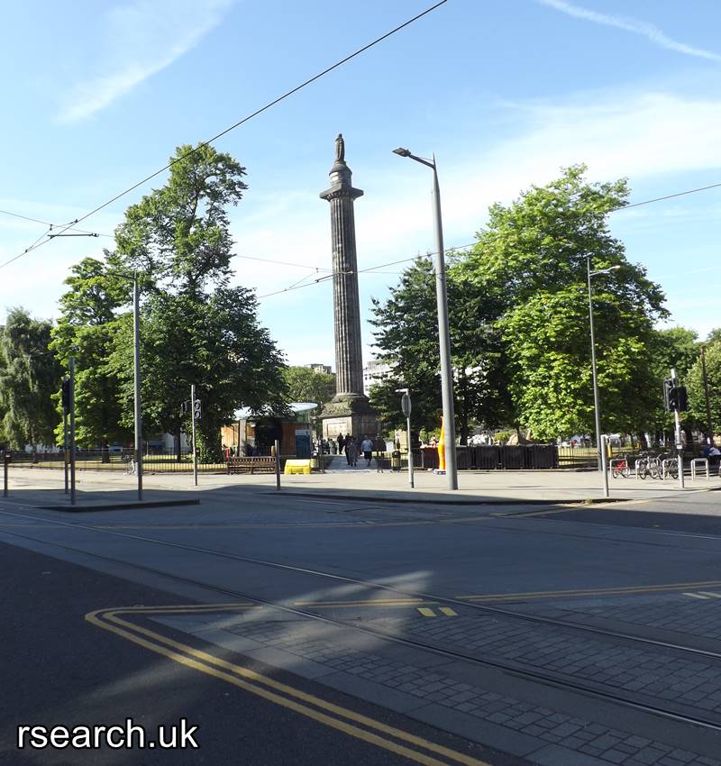 62 large images of Edinburgh with History such as St Andrew Square laid out in 1772 by the north end of Princes Street, relevantsearchscotland.co.uk/edinburgh.html #Scotland